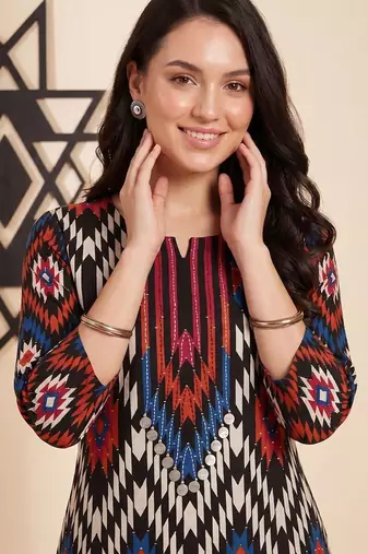 Women Printed Cotton Kurta with Trousers