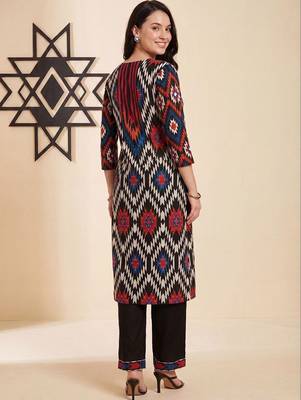 Women Printed Cotton Kurta with Trousers 4