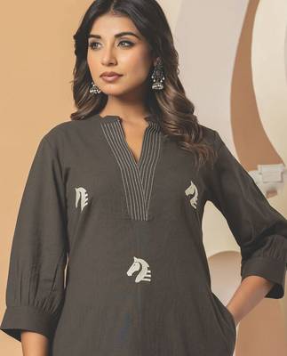 Women Animal Embroidered Thread Work Cotton Kurta with Palazzos 2