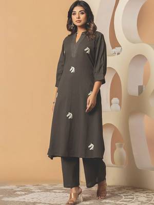 Women Animal Embroidered Thread Work Cotton Kurta with Palazzos 3
