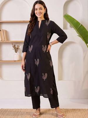 Women Ethnic Motifs Embroidered Thread Work Cotton Kurta with Trousers 6