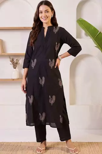 Women Ethnic Motifs Embroidered Thread Work Cotton Kurta with Trousers