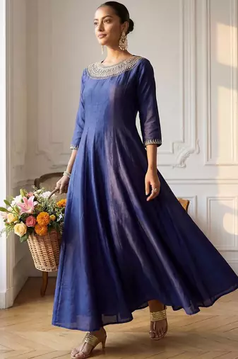 Women Ethnic Motifs Embroidered Panelled Thread Work Kurta with Trousers