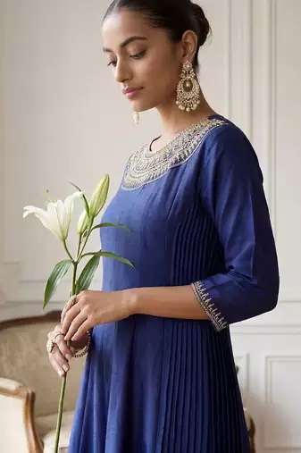 Women Ethnic Motifs Embroidered Panelled Thread Work Kurta with Trousers