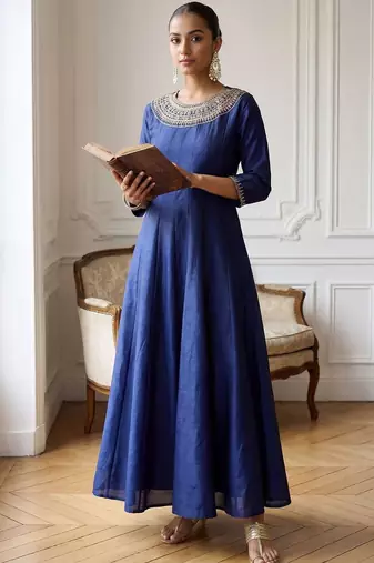 Women Ethnic Motifs Embroidered Panelled Thread Work Kurta with Trousers