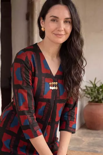 Women Printed Kurta with Trousers