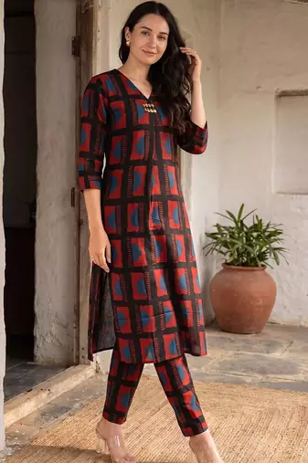 Women Printed Kurta with Trousers