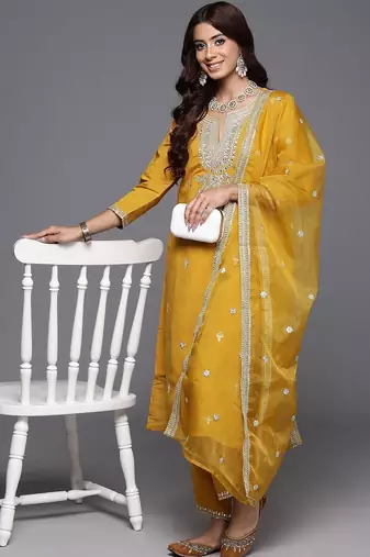 Women Ethnic Motifs Embroidered Mirror Work Kurta Set With Dupatta