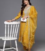 Women Ethnic Motifs Embroidered Mirror Work Kurta Set With Dupatta