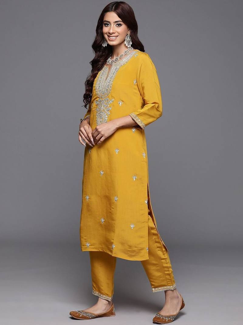 Women Ethnic Motifs Embroidered Mirror Work Kurta Set With Dupatta