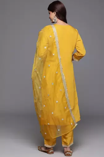 Women Ethnic Motifs Embroidered Mirror Work Kurta Set With Dupatta
