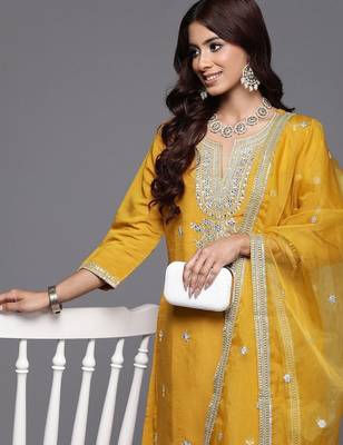 Women Ethnic Motifs Embroidered Mirror Work Kurta Set With Dupatta 5