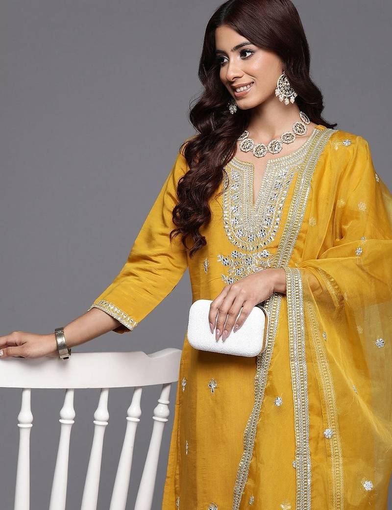 Women Ethnic Motifs Embroidered Mirror Work Kurta Set With Dupatta