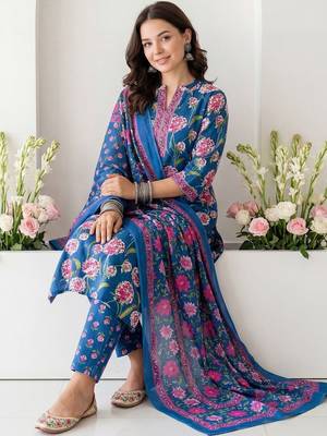 Women Floral Printed Cotton Kurta with Trousers & With Dupatta 5