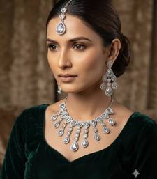 White kundan & agate stone necklace set with earrings & maang tikka | rhodium plating