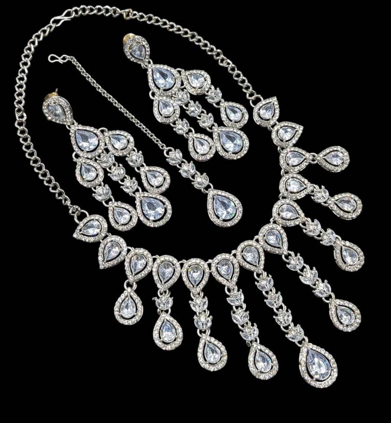 White kundan & agate stone necklace set with earrings & maang tikka | rhodium plating