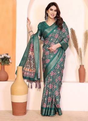 green color print work cotton blend saree 3