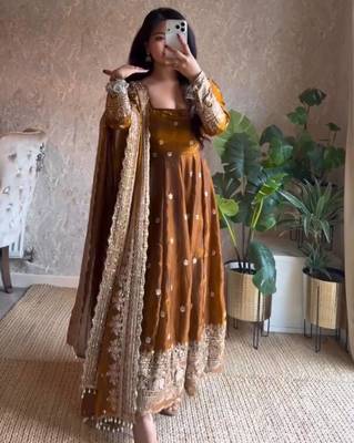 Gold fendy silk blend embroidered gown set with dupatta 1