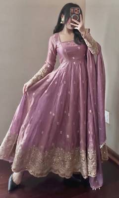 Pink fendy silk blend embroidered gown set with dupatta 1