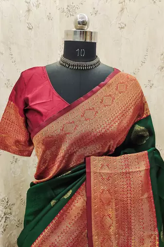 green red art silk blend banarasi jacquard work saree with unstitched blouse piece