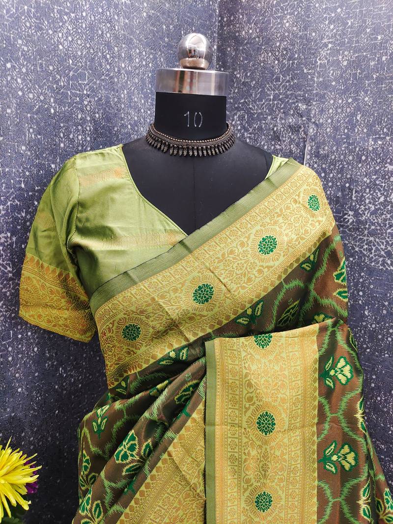 light green art silk blend banarasi jacquard work saree with unstitched blouse piece