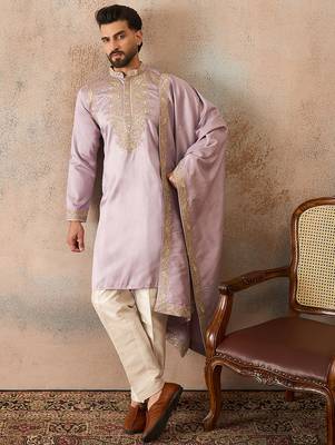 Men lavender zari embroidered silk blend kurta with trousers & dupatta 5