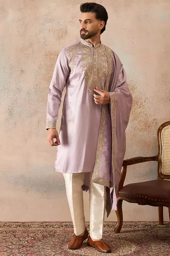 Men lavender zari embroidered silk blend kurta with dupatta
