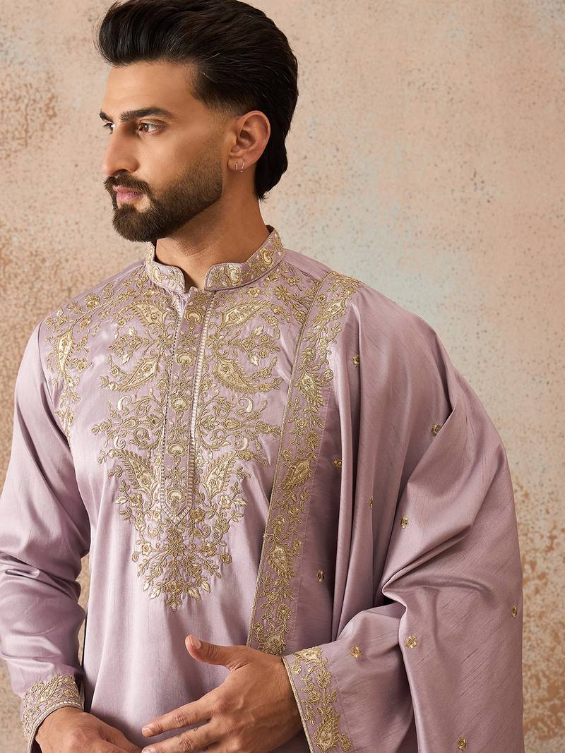 Men lavender zari embroidered silk blend kurta with dupatta