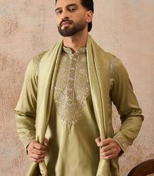 Men green zari embroidered silk blend kurta with dupatta
