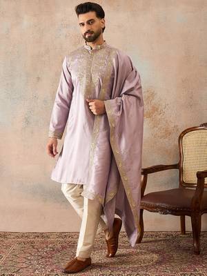 Men lavender zari embroidered silk blend kurta with dupatta 3