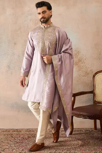 Men lavender zari embroidered silk blend kurta with dupatta
