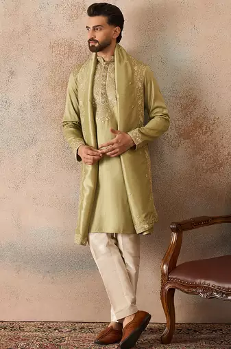 Men green zari embroidered silk blend kurta with dupatta