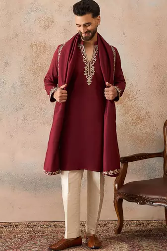 Mens maroon silk blend solid embroidered kurta with dupatta
