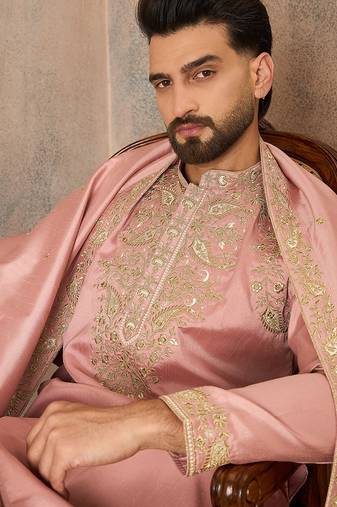 Men pink zari embroidered silk blend kurta with dupatta
