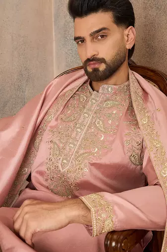 Men pink zari embroidered silk blend kurta with dupatta