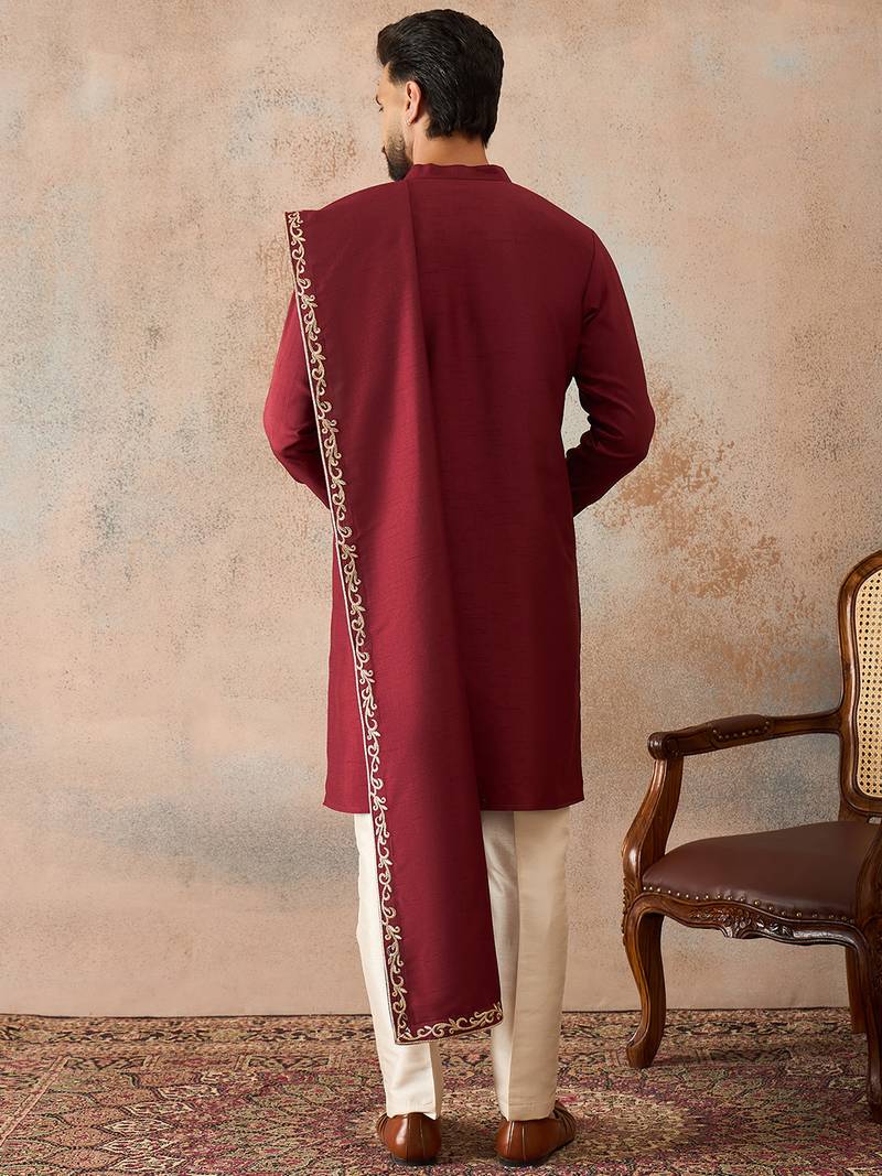 Mens maroon silk blend solid embroidered kurta with dupatta