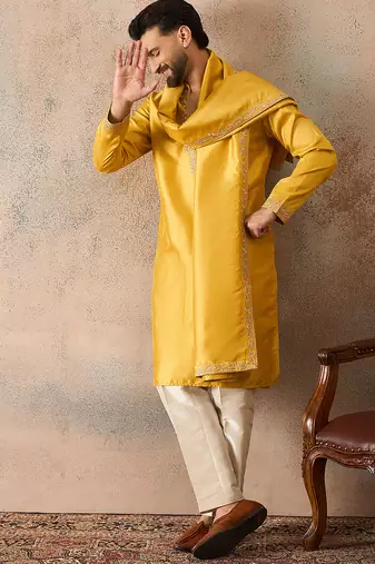 Mens yellow silk blend solid embroidered kurta with dupatta