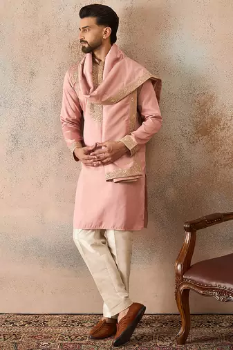 Men pink zari embroidered silk blend kurta with dupatta