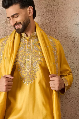 Men yellow silk blend embroidered ethnic kurta with dupatta