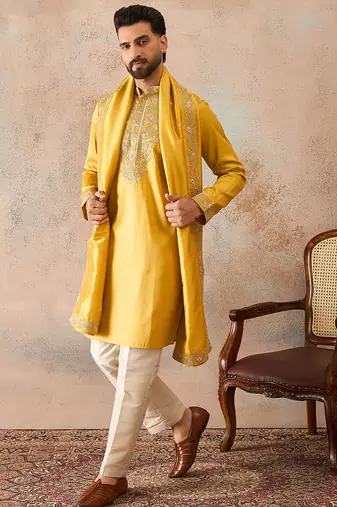 Men yellow silk blend embroidered ethnic kurta with dupatta
