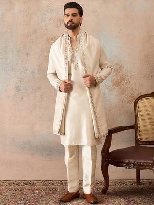 Mens off white silk blend solid embroidered kurta with dupatta 2