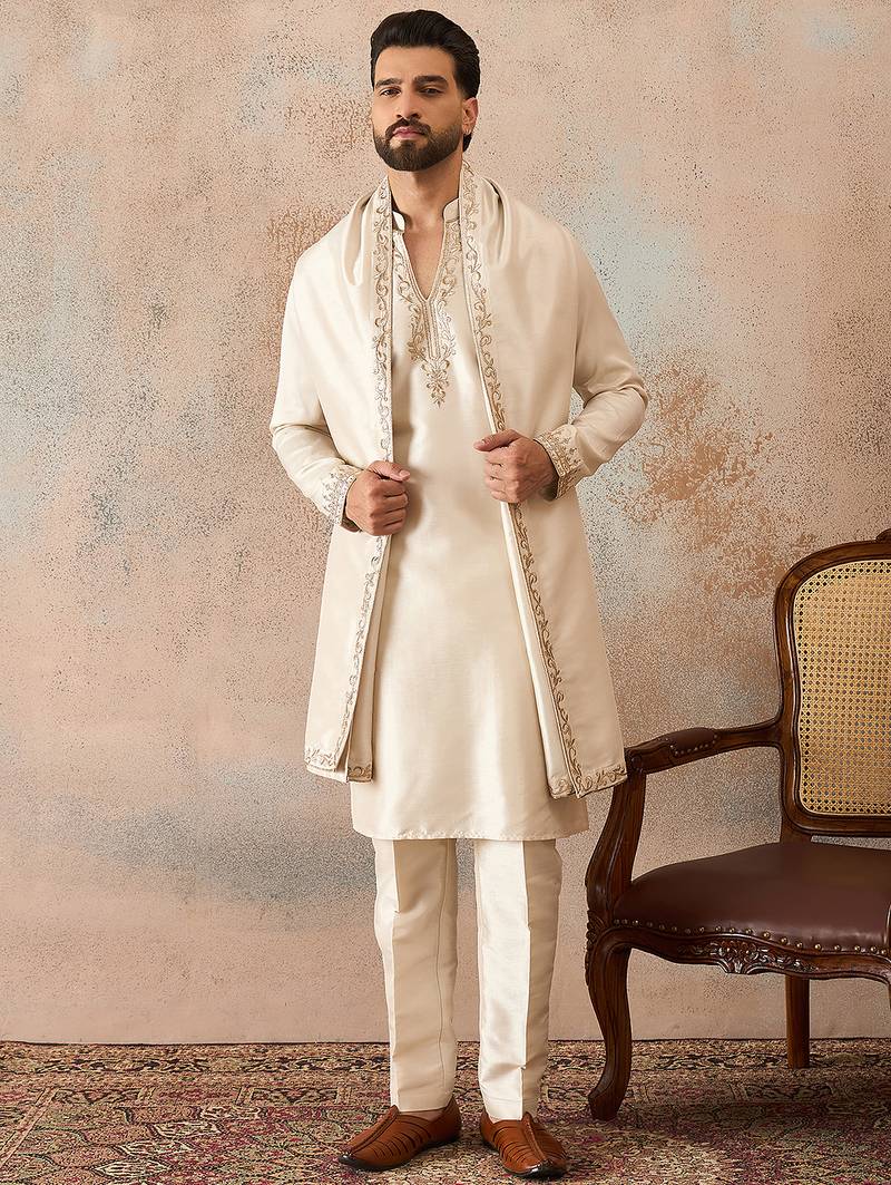 Mens off white silk blend solid embroidered kurta with dupatta