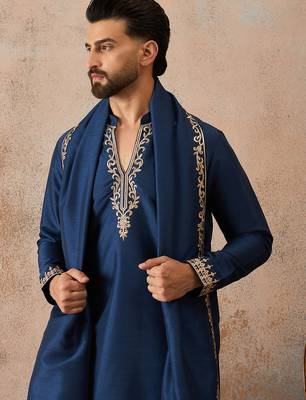 Mens blue silk blend solid embroidered kurta with dupatta 1