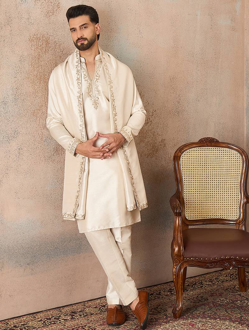 Mens off white silk blend solid embroidered kurta with dupatta