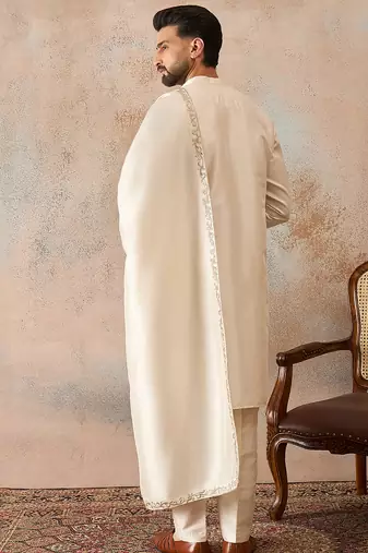 Mens off white silk blend solid embroidered kurta with dupatta