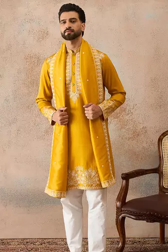Mens yellow silk blend solid embroidered kurta with dupatta