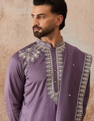 Mens lavender silk blend solid embroidered kurta with dupatta 1