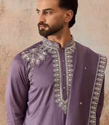 Mens lavender silk blend solid embroidered kurta with dupatta