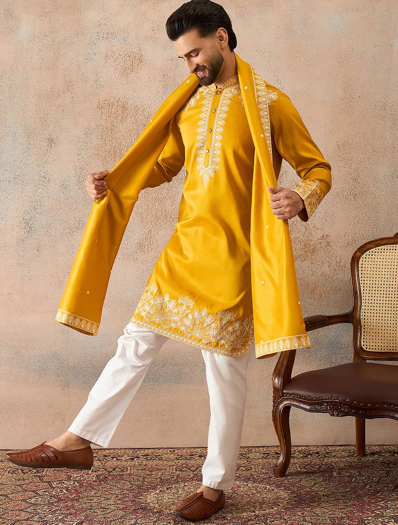 Mens yellow silk blend solid embroidered kurta with dupatta