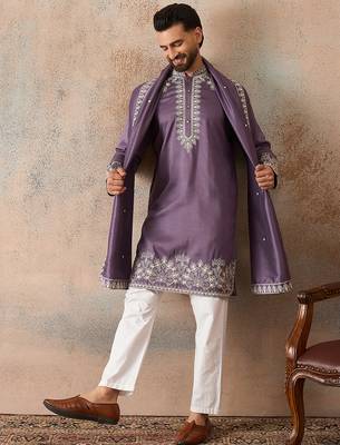 Mens lavender silk blend solid embroidered kurta with dupatta 3